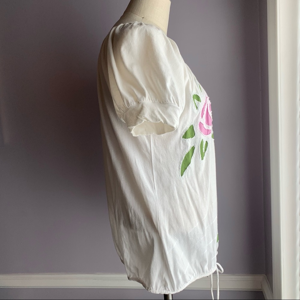 Karen Kane white cotton V neck blouson top purple laser cut flowers puff sleeves - Picture 4 of 15